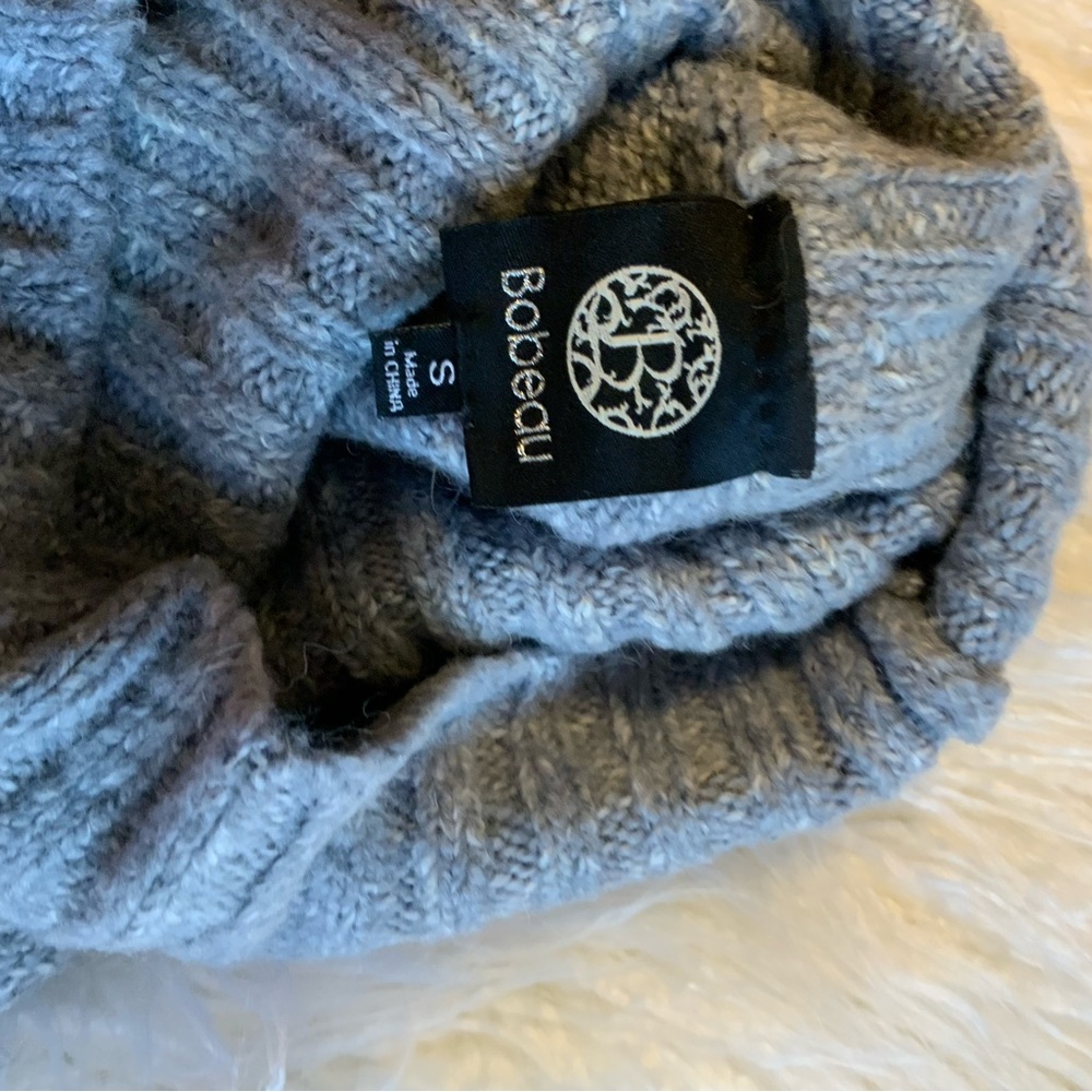 Poncho - Picture 2 of 2